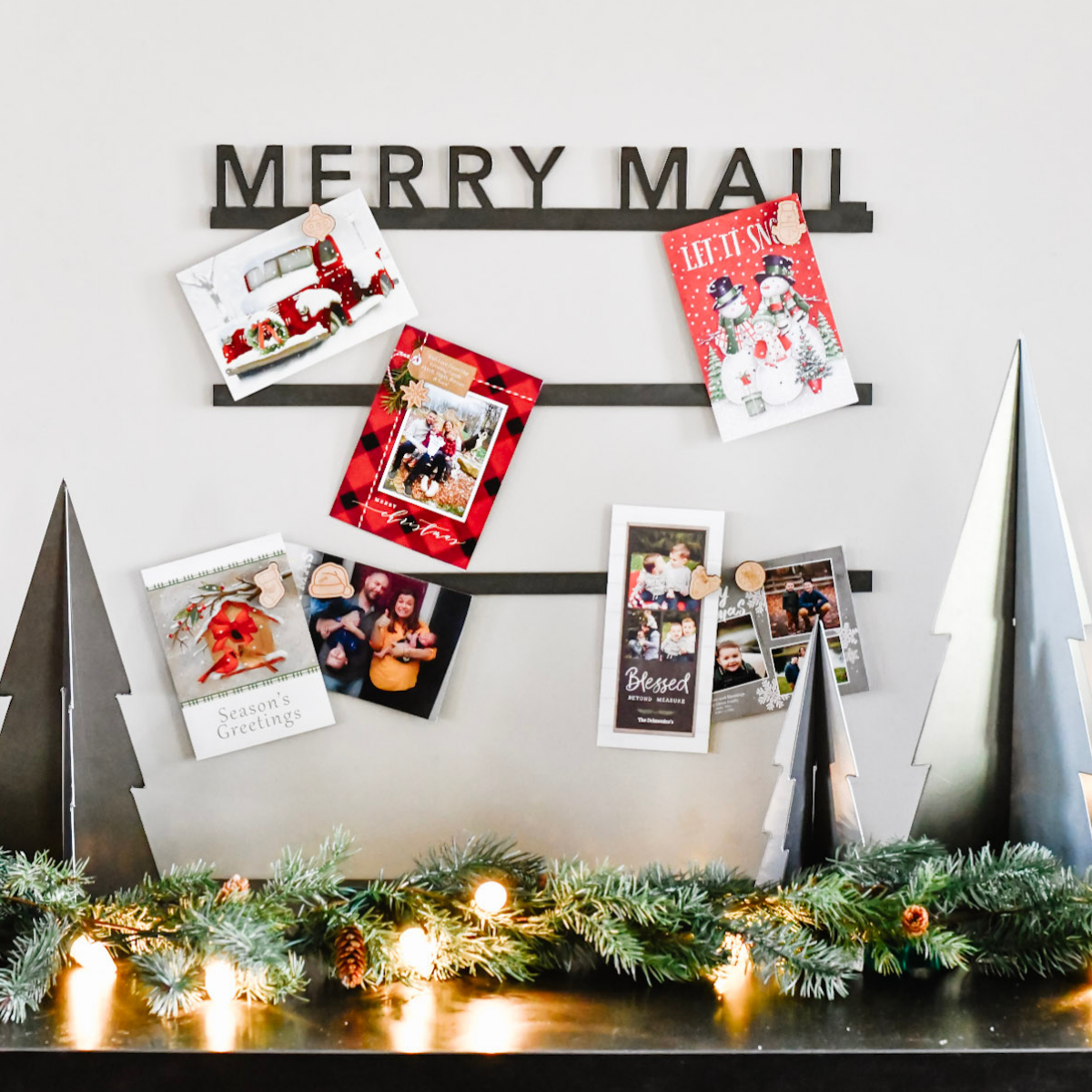 12/10: 6ft Merry Mail Christmas Card Display — Welcome