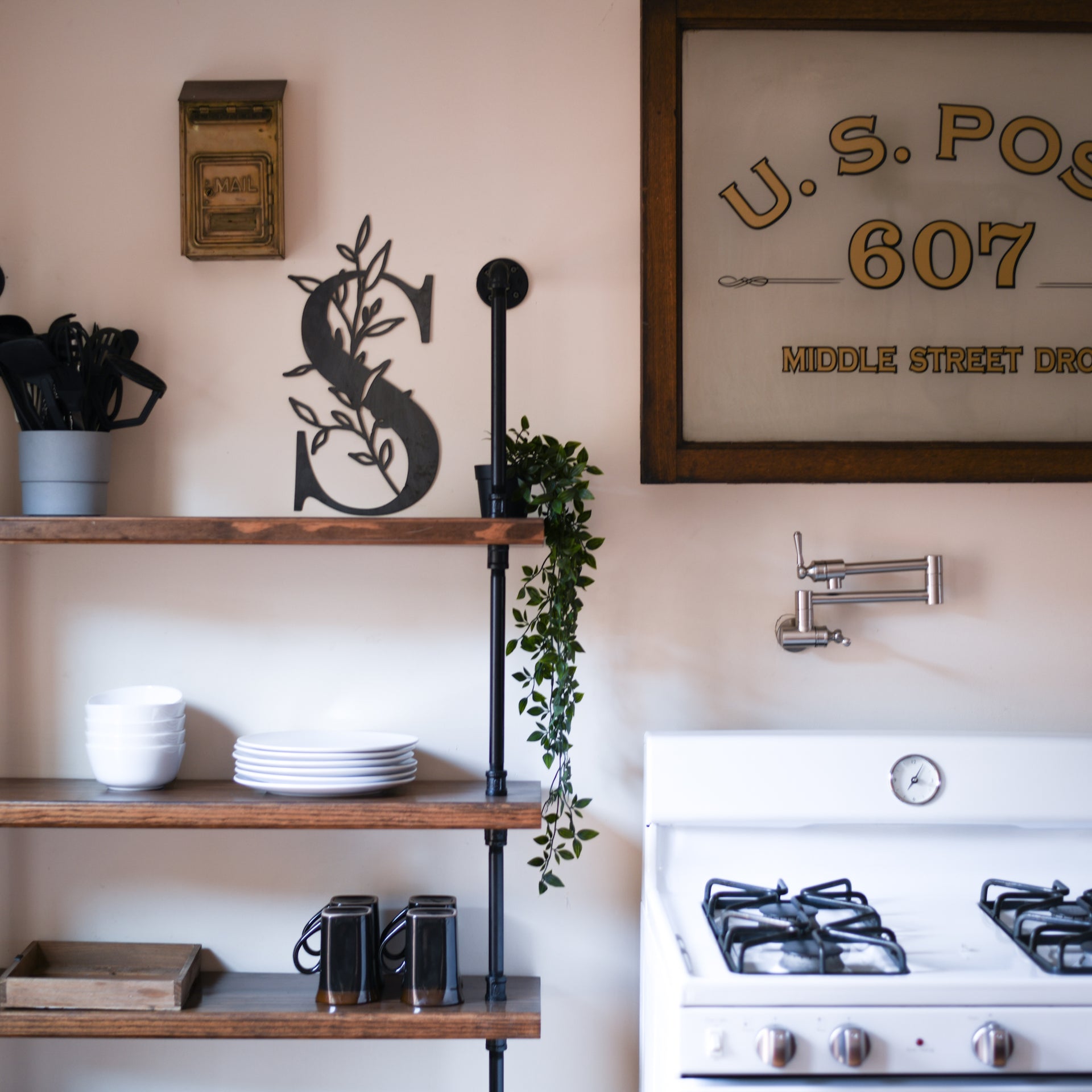 Botanical Letter Wall Decor – KEYSTONE STEEL CO.